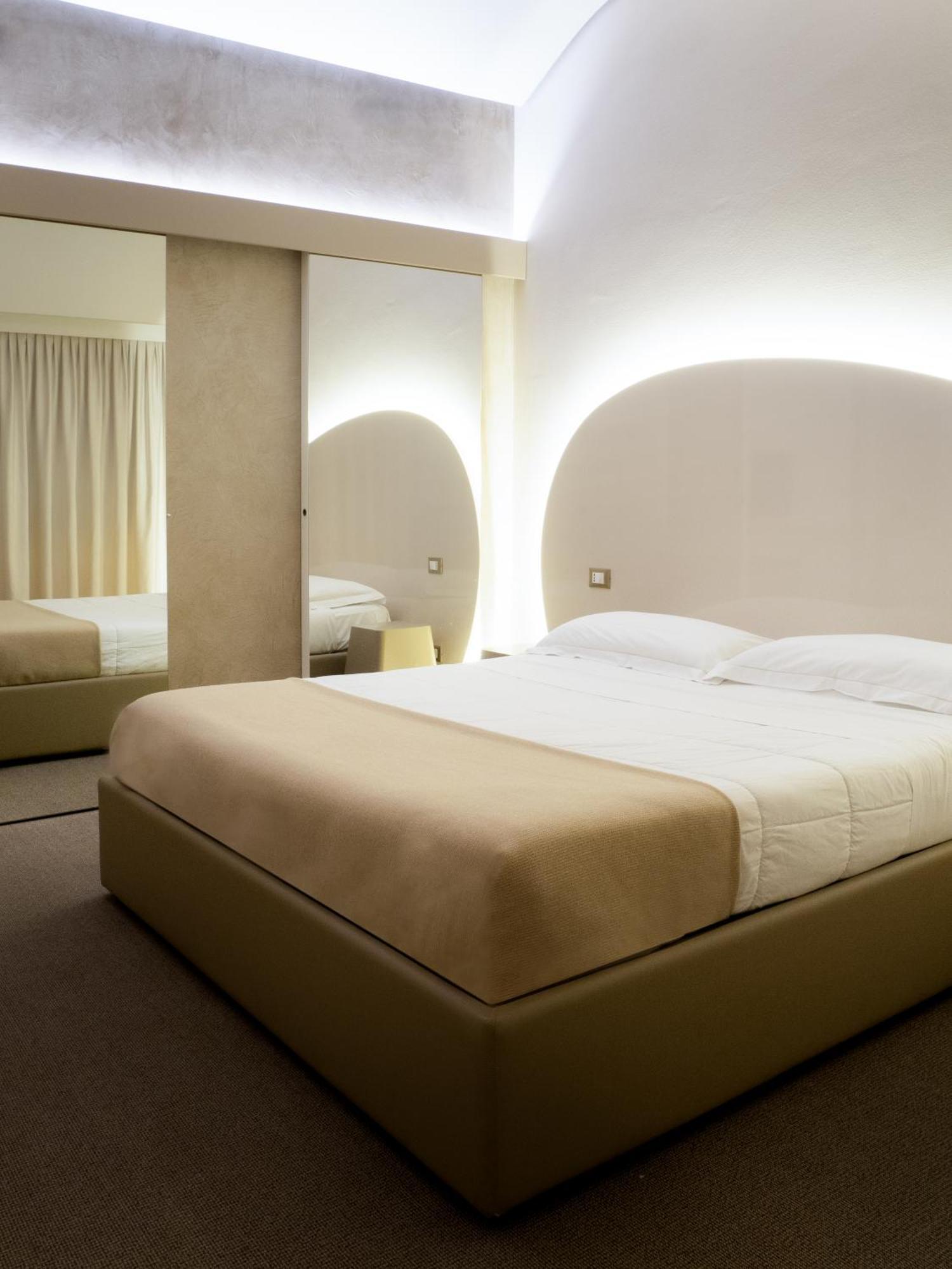 Dealuna Motel Фиденца Экстерьер фото